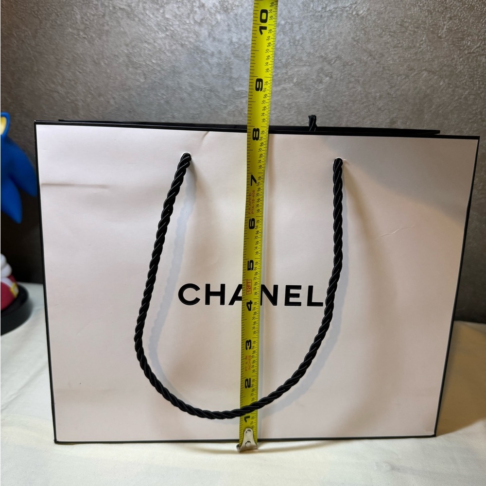 Chanel shopping bag - Picture 9 of 10